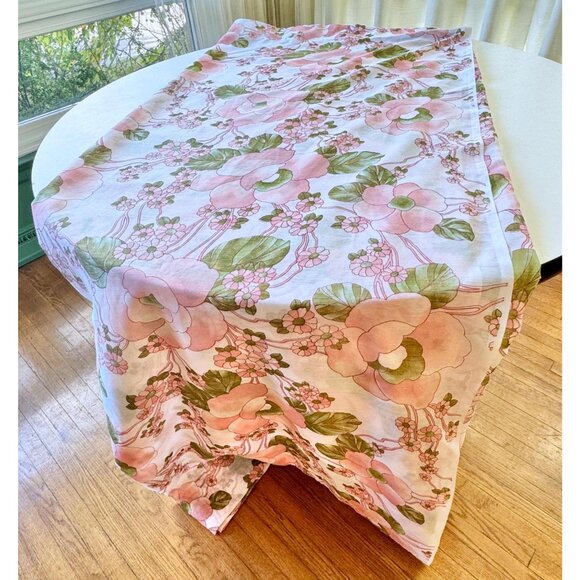 Vintage 1970s curtain, dramatic oversized pink flowers, sheer, rod heading panel - Picture 7 of 10